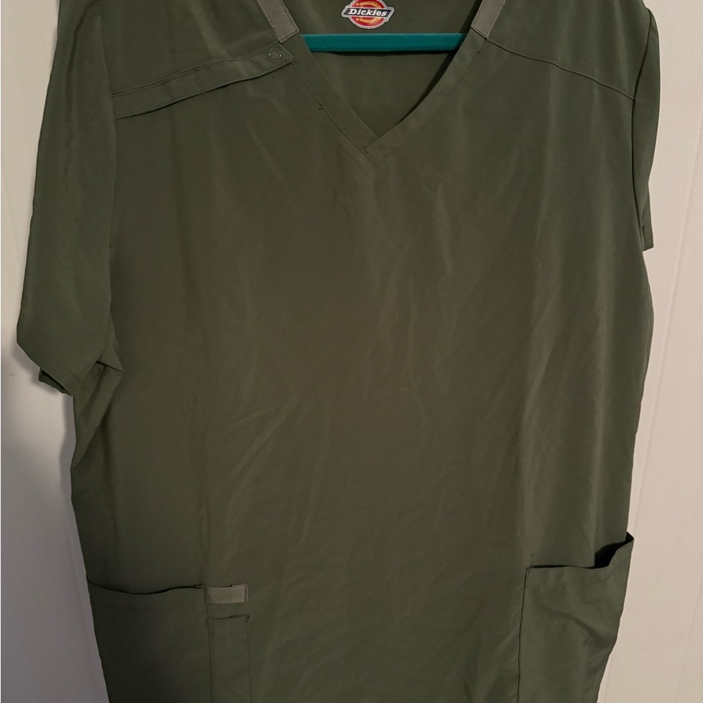 Dickies EDS Essentials V-Neck Scrub Top